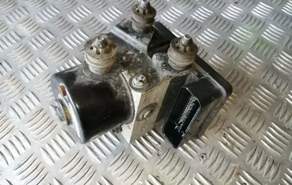 Audi A3 S3 8P ABS Pump 1K0907379E 1K0614517C