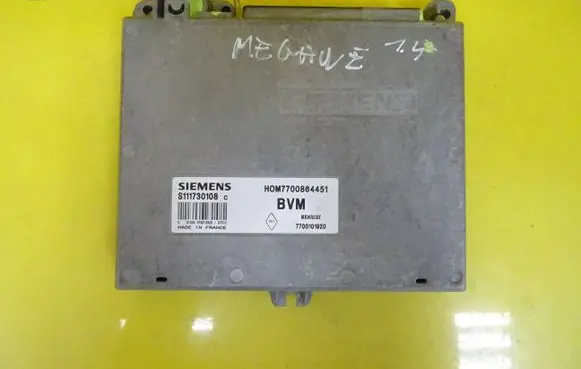 Renault Megane I Engine control unit/module S111730108C HOM7700864451