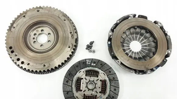 Dacia Sandero Clutch set kit 301012218R