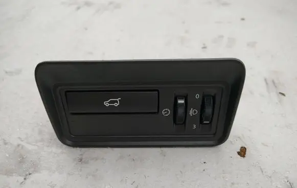 Land Rover Evoque I Tailgate/boot open switch button BJ3211654AB