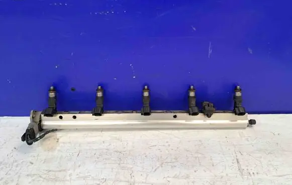 Volvo S80 Fuel injectors set 30757534 31355799
