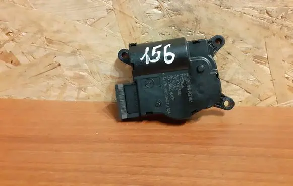 Volkswagen Touran III Air flap motor/actuator 5Q0907511L