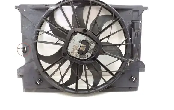 Mercedes-Benz CLS C219 Radiator cooling fan shroud A2115001693