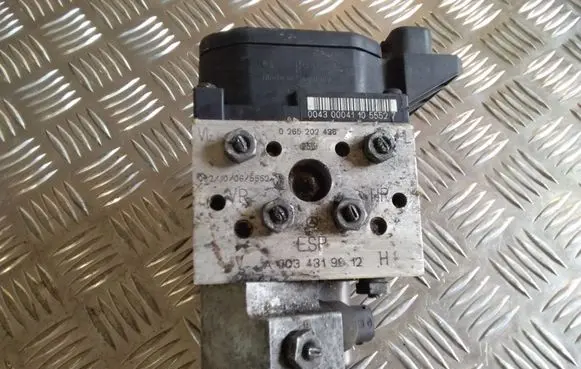 Mercedes-Benz E W210 ABS Pump 0265202436 A0034319012