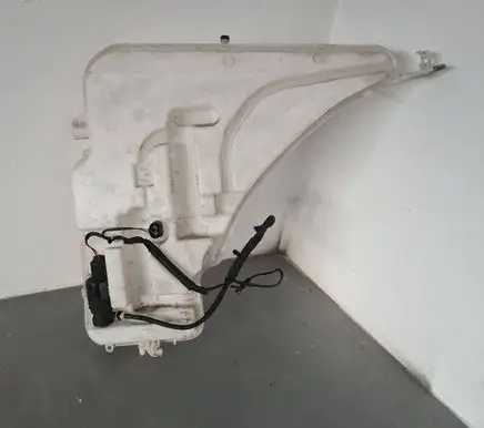 BMW 4 F36 Gran coupe Windshield washer fluid reservoir/tank 7241671