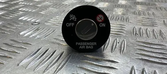 Passenger airbag on/off switch