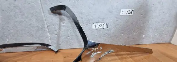 DS Automobiles 3 Crossback Front bumper splitter molding 9825375580