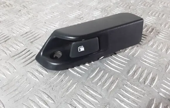 Toyota Prius (XW20) Fuel tank opening switch 