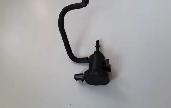 Mercedes-Benz C W205 Valve A0014760532