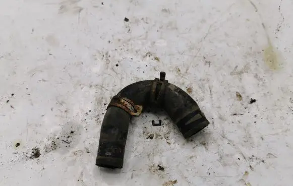 Land Rover Range Rover Sport L320 Engine coolant pipe/hose AH224090DD