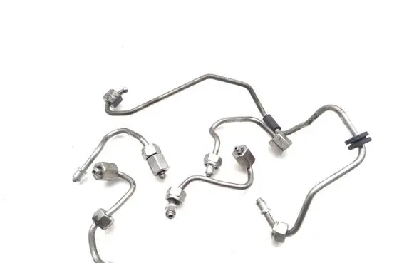 Fuel injector supply line/pipe