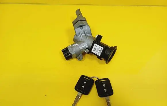 Nissan Micra Ignition lock 28590AX600