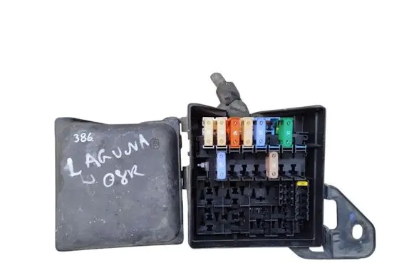 Renault Laguna III Fuse box set 243820001R