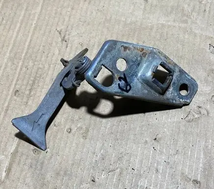 Mercedes-Benz 190 W201 Engine bonnet/hood lock/latch loop/hook 2018800560