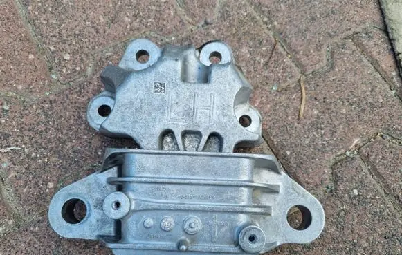 Ford Kuga III Engine mount vacuum valve 1222222222