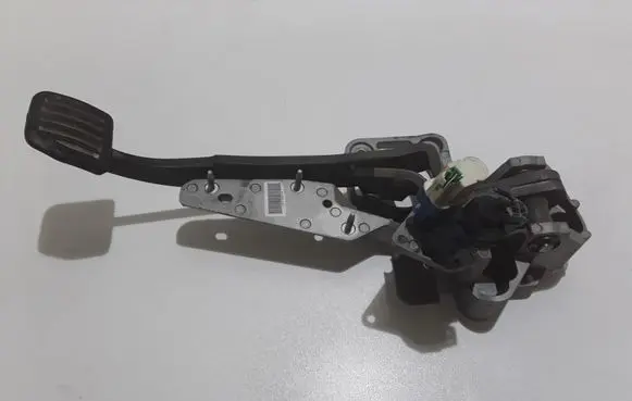 Ford S-MAX Brake pedal 6G922D094KD