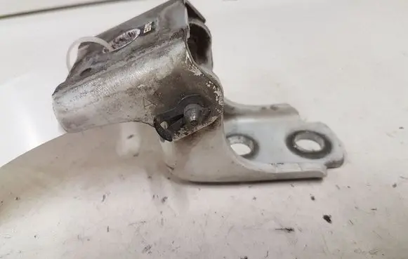 Citroen DS3 Front door lower hinge ES70 3015