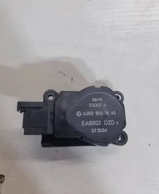 Mercedes-Benz C W203 Air flap motor/actuator A2038201642 E0053 EAB502