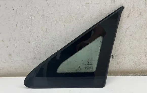 Mercedes-Benz Vito Viano W447 Front triangle window/glass A4476730105