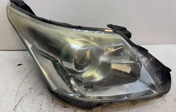 Toyota Avensis T270 Headlight/headlamp H279GRDE 174016