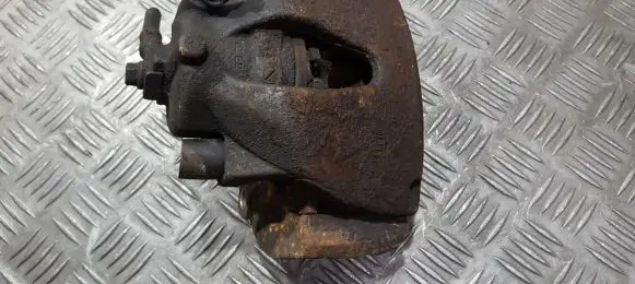 Opel Zafira A Front brake caliper
