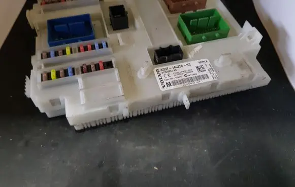 Volvo XC60 Fuse module 31254837AC