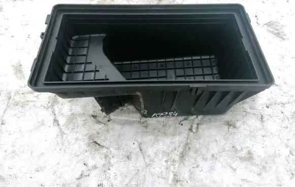 KIA Carens I Air filter box OK2KB13320