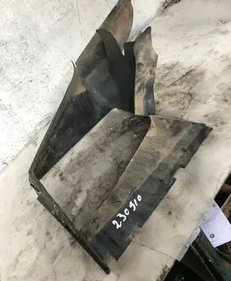 Audi Q7 4L Intercooler air channel guide 4l0117335