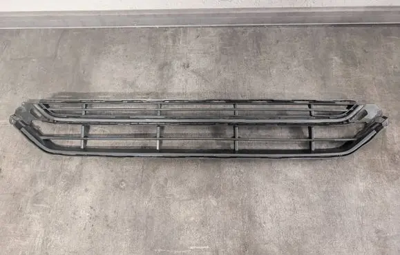 Volvo XC90 Front bumper lower grill 31383882 S3DHA
