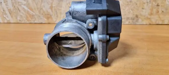 Volkswagen PASSAT B6 Throttle valve 076128063a