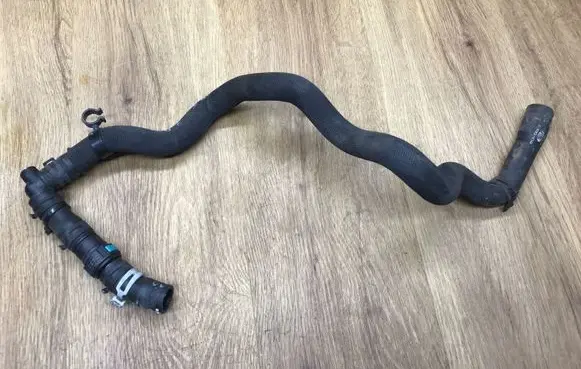 Land Rover Range Rover Sport L494 Engine coolant pipe/hose FPLA8C480CD