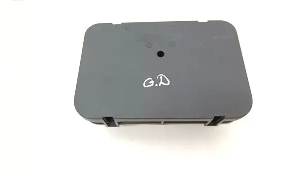 BMW X5 E70 Quarter panel pressure vent 9122453