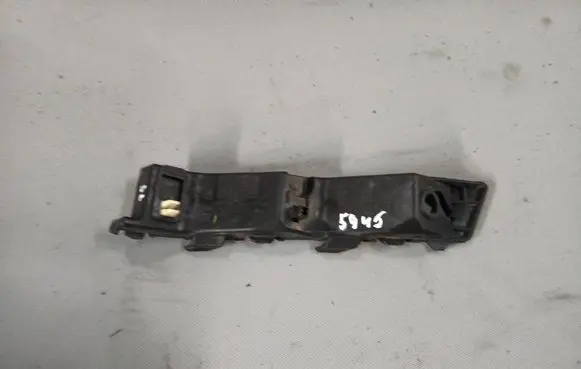 Front bumper mounting bracket