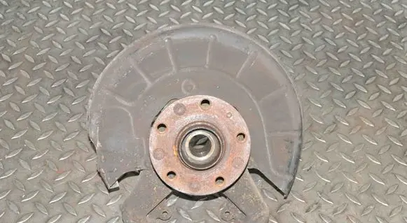 Skoda Octavia Mk2 (1Z) Front wheel hub