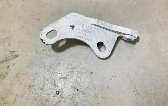 Volvo XC40 Rear differential/diff mount bracket 31492927 201810070001