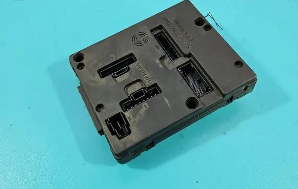 Renault Megane I Central body control module 8200029340B IMPRK1593222