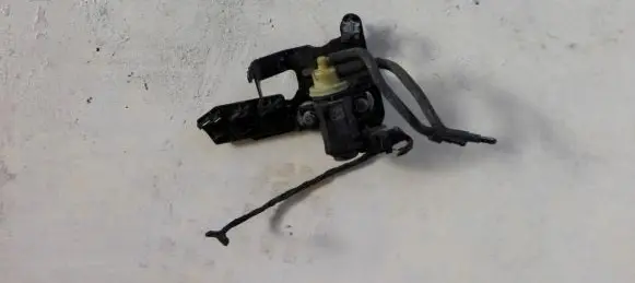Volkswagen Golf V Turbo solenoid valve 1K0906627