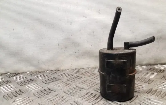 Vacuum air tank