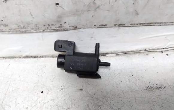 BMW 3 E46 Vacuum valve 72234100