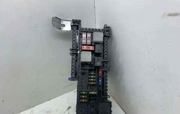 Mercedes-Benz E C207 W207 Fuse box set 2129060505