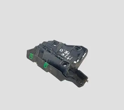 Volvo C30 Fender mounting bracket 31214885