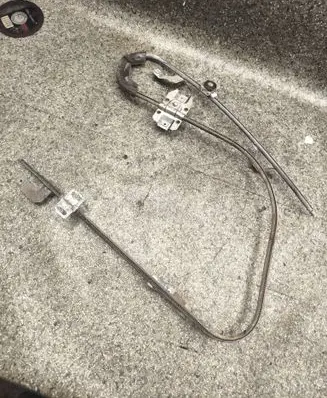 BMW 3 E30 Front door manual window regulator 1906860