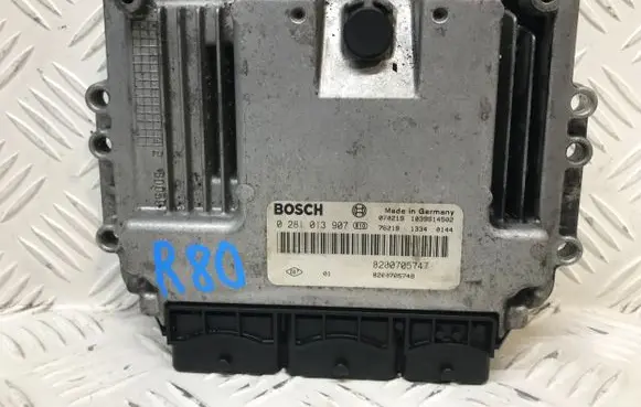 Renault Scenic II - Grand scenic II Engine control unit/module 8200705747 8200705748