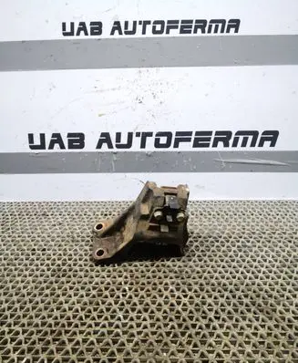 Hyundai i40 Gearbox mounting bracket