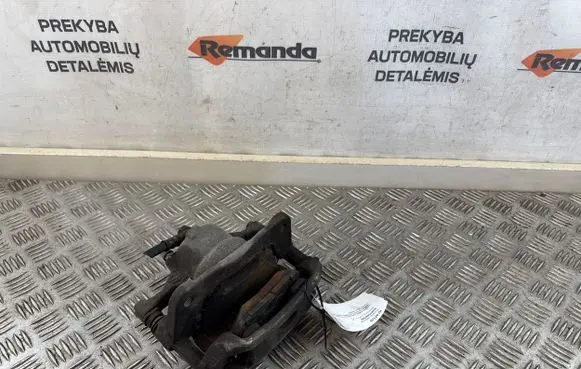 Toyota Auris E180 Front brake caliper