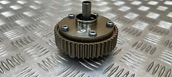 Skoda Octavia Mk3 (5E) Camshaft pulley/ VANOS 04E109153