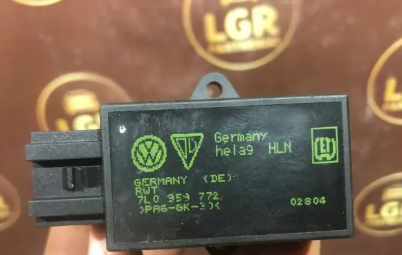 Volkswagen Touran I Seat heating relay 7L0959772
