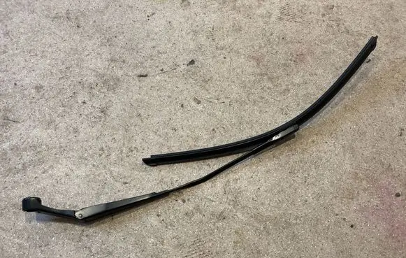 Audi e-tron Front wiper blade arm 4KL955407