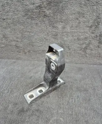 Audi Q7 4M Front bumper mounting bracket 4M0807334