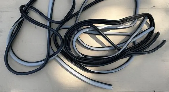 Nissan Patrol Y61 Rear door rubber seal (on body) 76921VC700 76922VC700 76923VC700